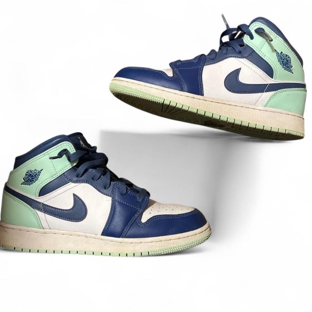 Jordan Women's Sneakers in Navy and Mint